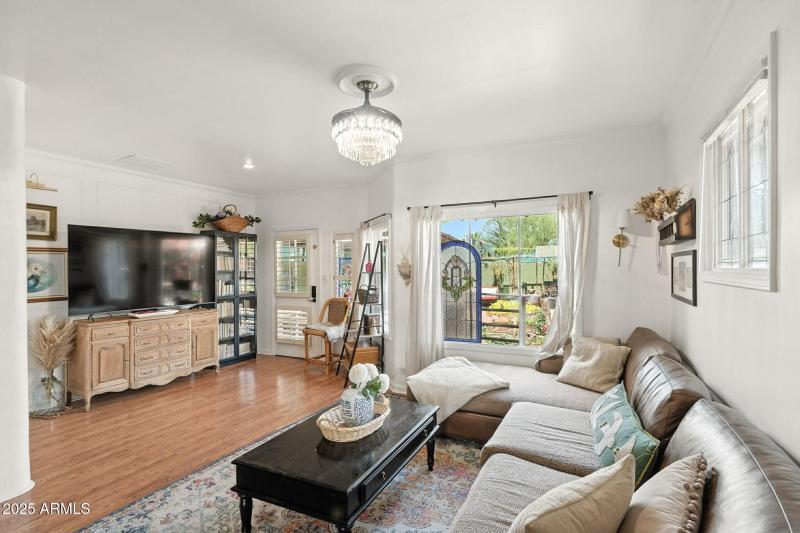 8-web-or-mls-Holly-8