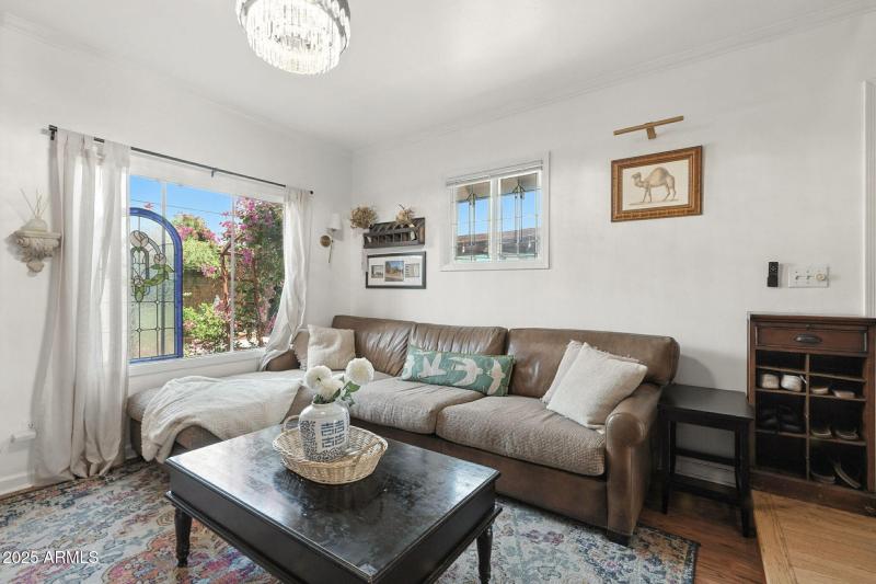 9-web-or-mls-Holly-9