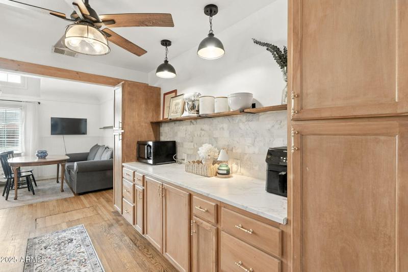 20-web-or-mls-Holly-20