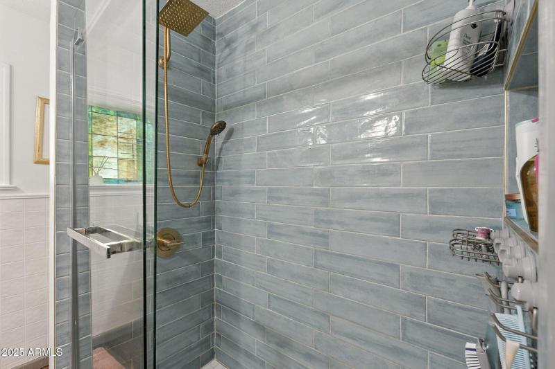 35-web-or-mls-Holly-35