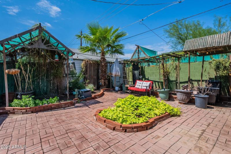 56-web-or-mls-Holly-56