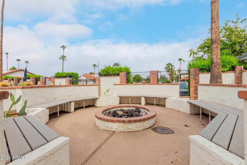 Villa Del Oro Community