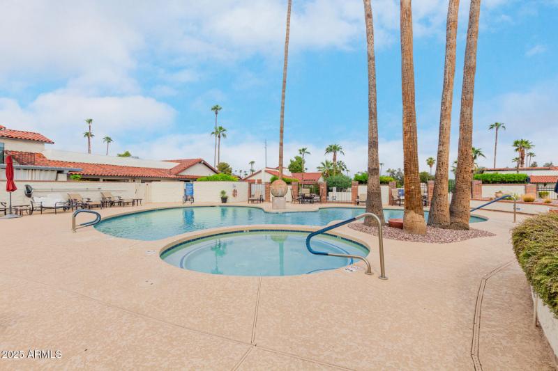 Villa Del Oro Community