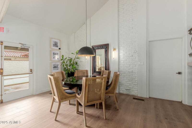 Villa Del Oro Community