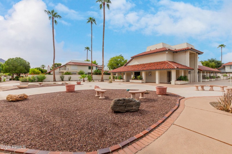 Villa Del Oro Community