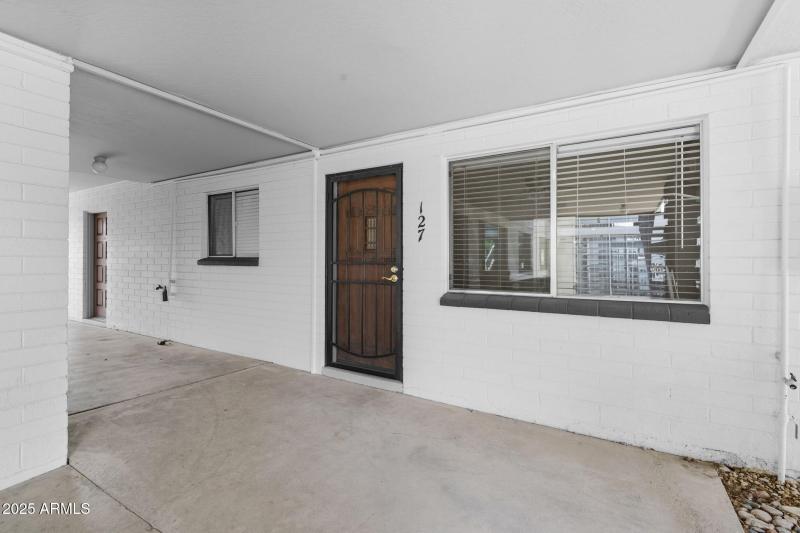 8-web-or-mls-749 E Montebello Ave-8