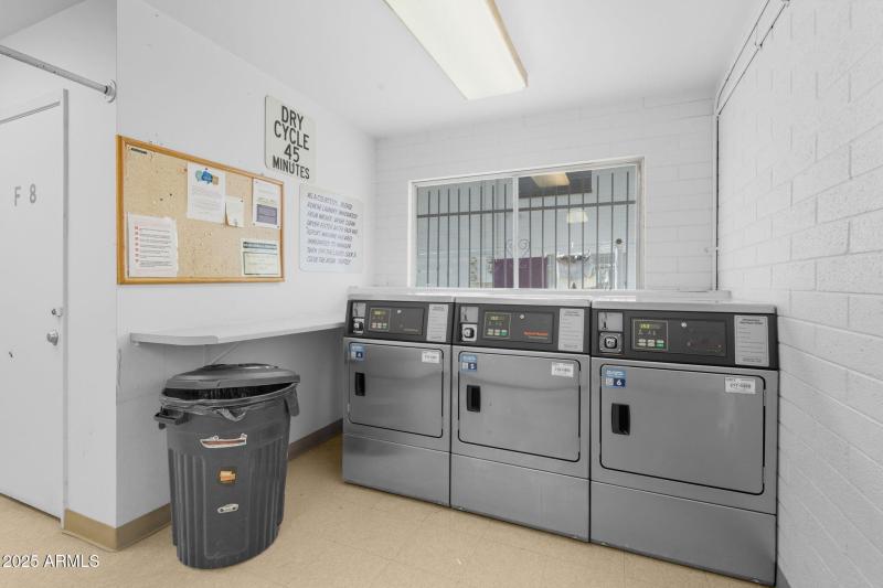 23-web-or-mls-749 E Montebello Ave-21