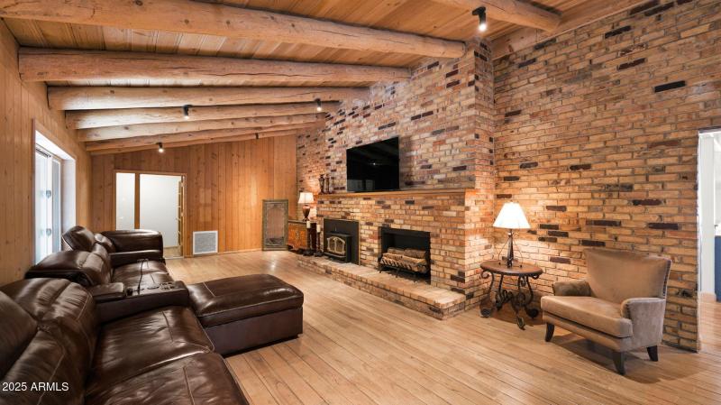 77-web-or-mls-P1153880