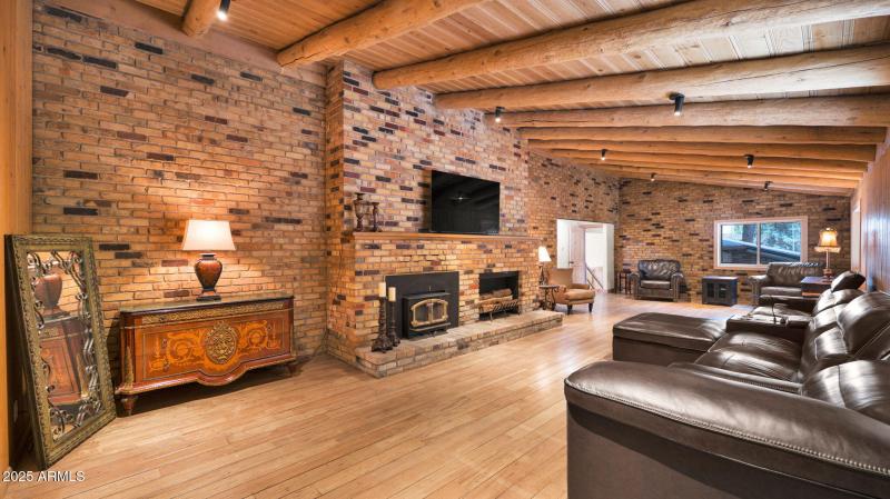 76-web-or-mls-P1153887