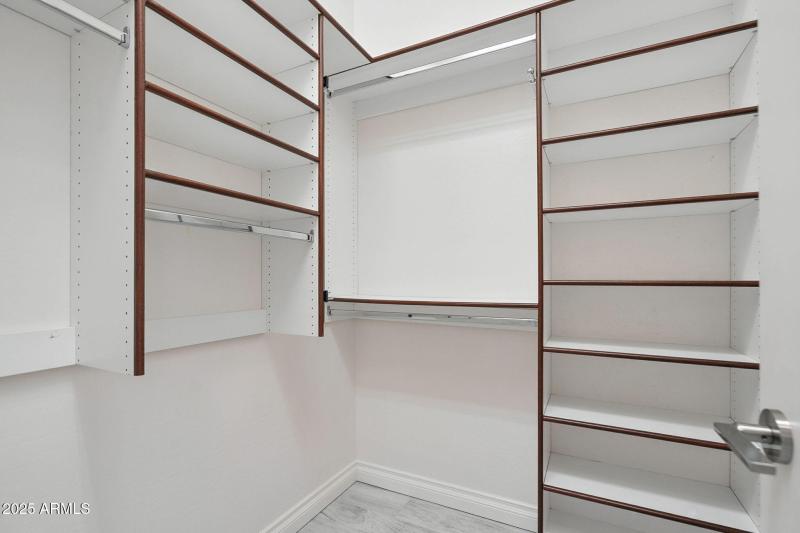 Dual closet in primary
