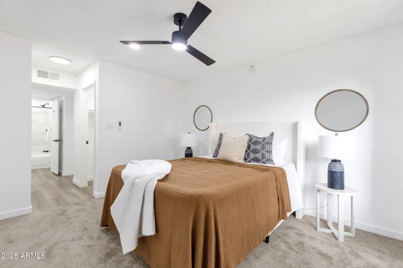 24-web-or-mls-5525-e-thomas-rd-m9