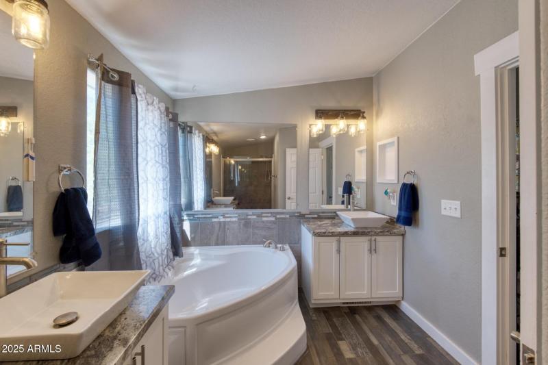 082176-1321 East Morris Lane