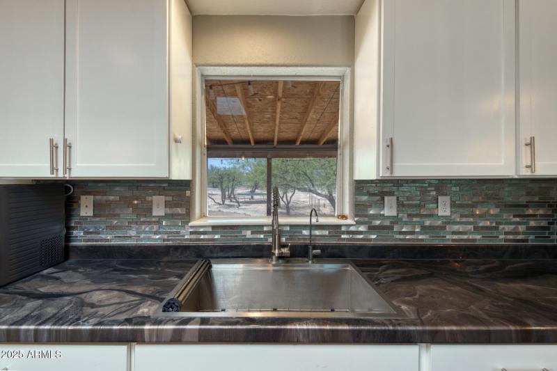 082266-1321 East Morris Lane