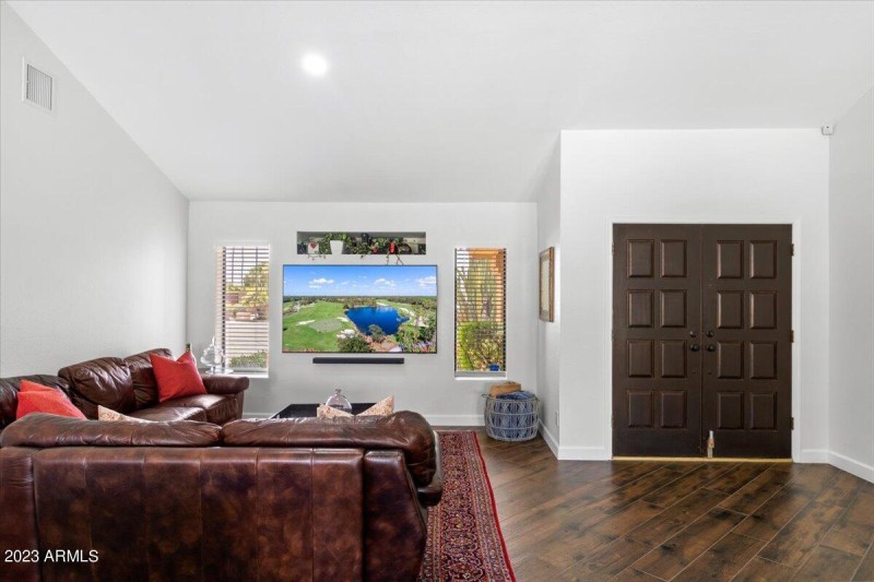 05-Family Room