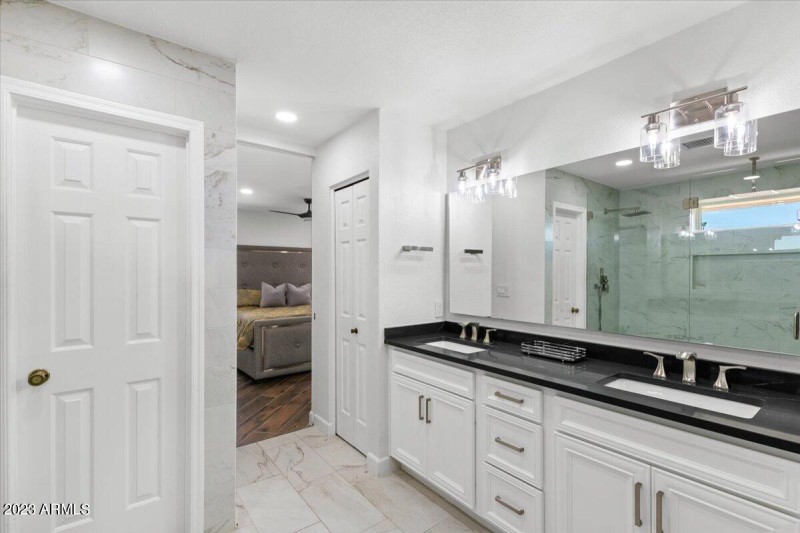 16-Bathroom