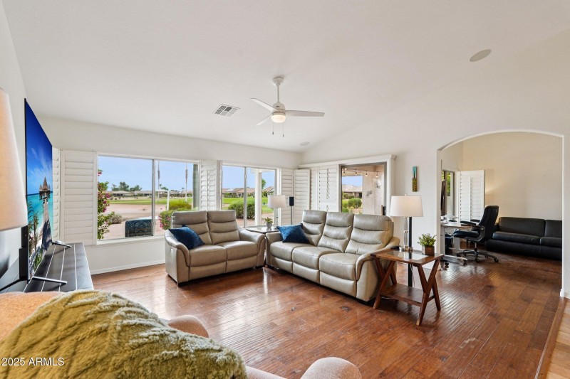 11-web-or-mls-W Vale Dr-S0509-011