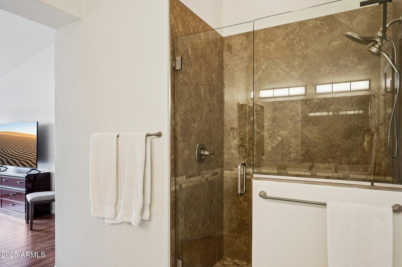 26-web-or-mls-W Vale Dr-S0509-026