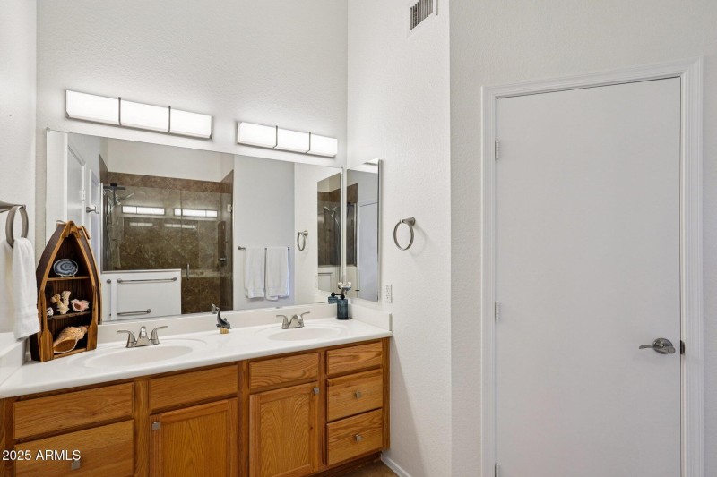 27-web-or-mls-W Vale Dr-S0509-027