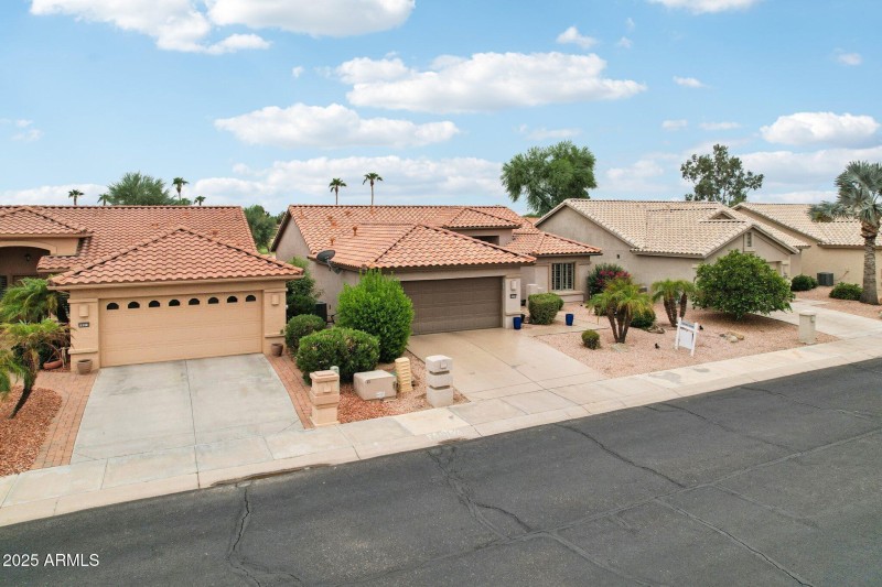 37-web-or-mls-W Vale Dr-S0509-037