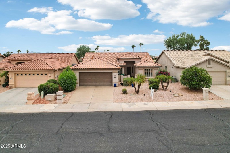 38-web-or-mls-W Vale Dr-S0509-038