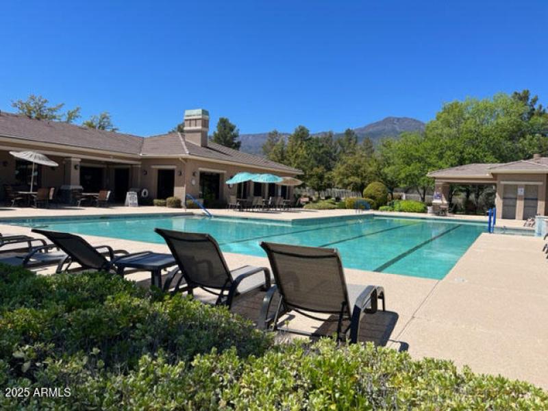 23 a - Clubhouse pool