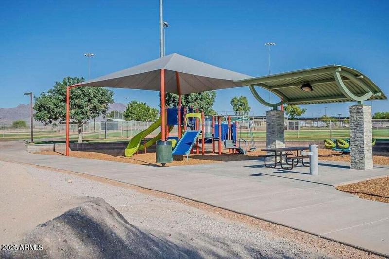 Estrella - Playground