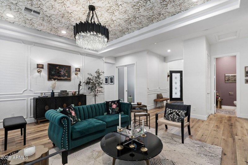 11__4636 E Carriage Ct