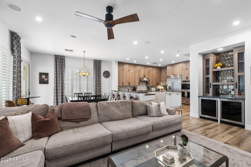 15__4636 E Carriage Ct