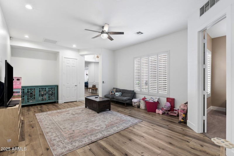 46__4636 E Carriage Ct