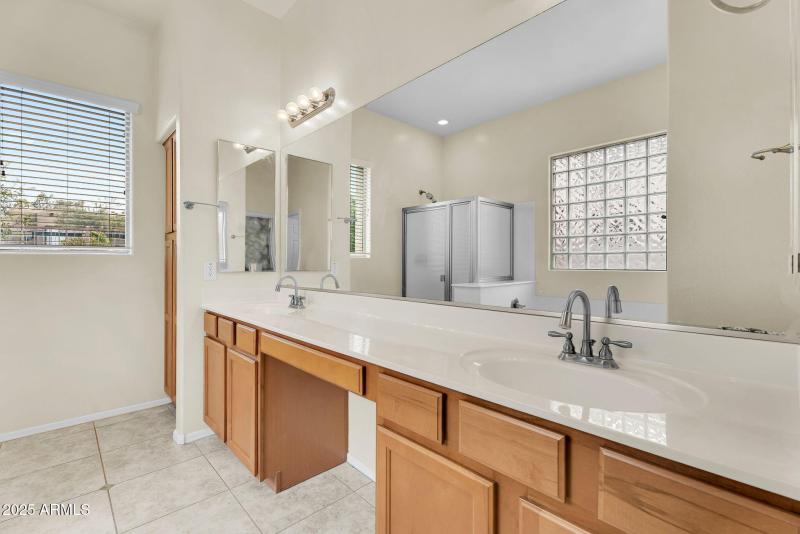 17-web-or-mls-39th Way-27