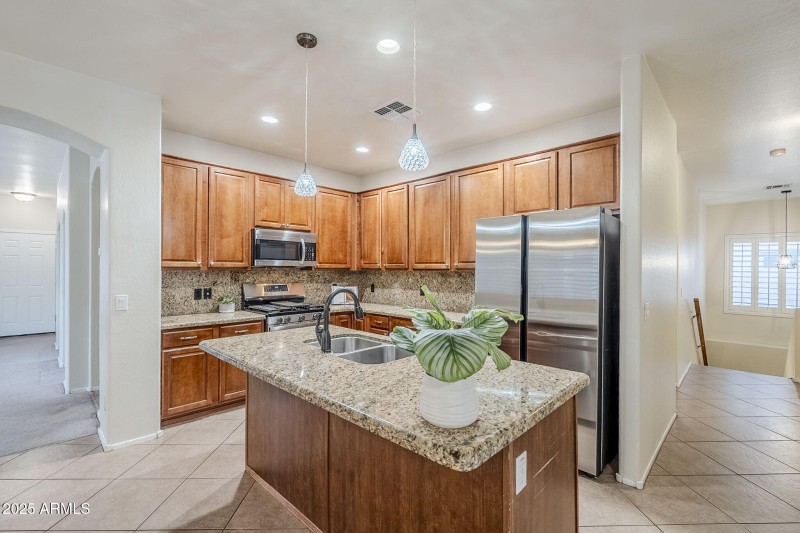 12-web-or-mls-Claxton-12