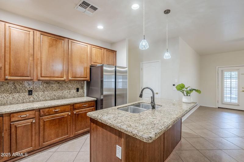 16-web-or-mls-Claxton-16