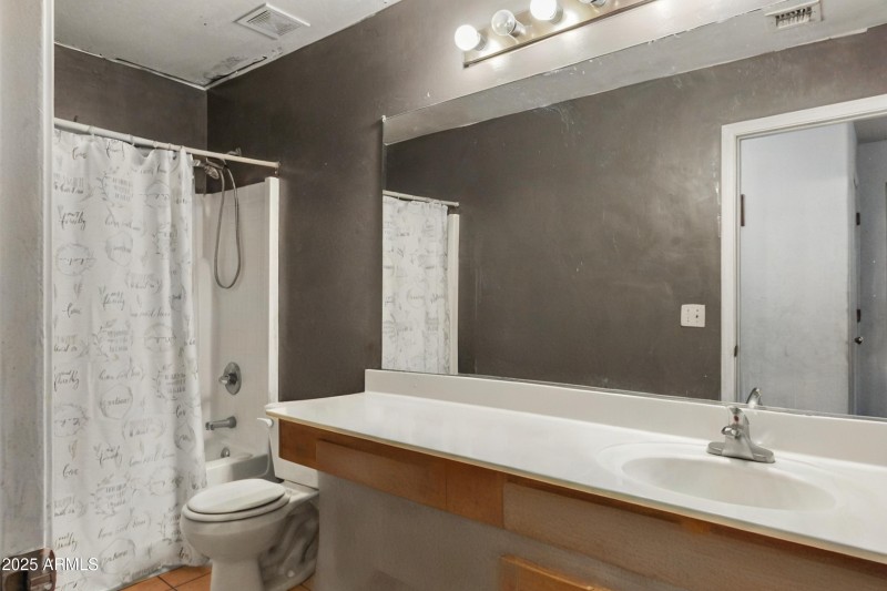 9fe03348-b45a-4619-977e-f9d065527357