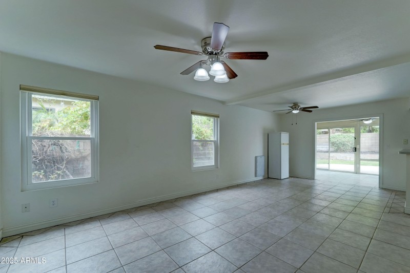 3450 E Glenhaven Dr-12