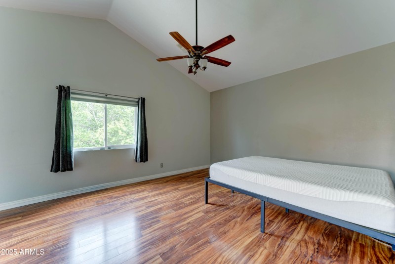 3450 E Glenhaven Dr-17