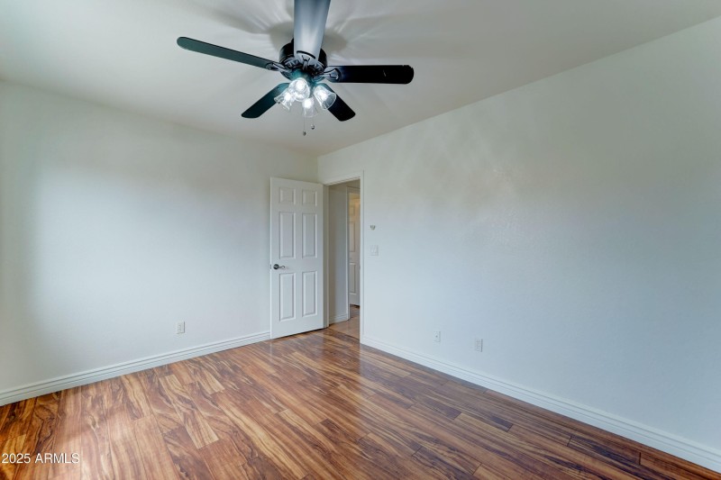 3450 E Glenhaven Dr-28