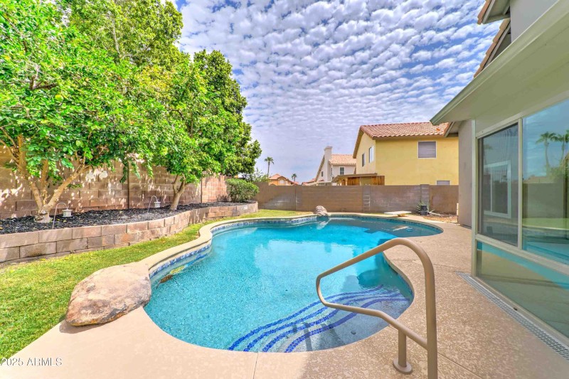 3450 E Glenhaven Dr-37