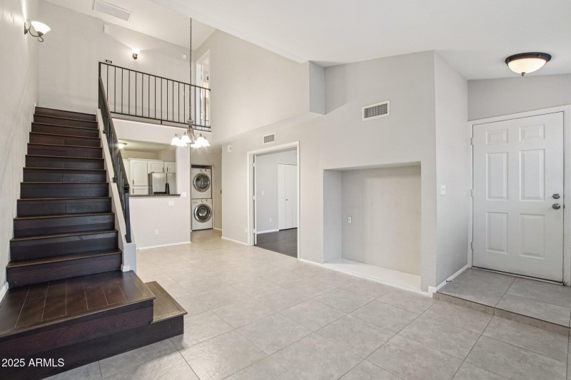 12-web-or-mls-E Belleview Pl-S0409-012