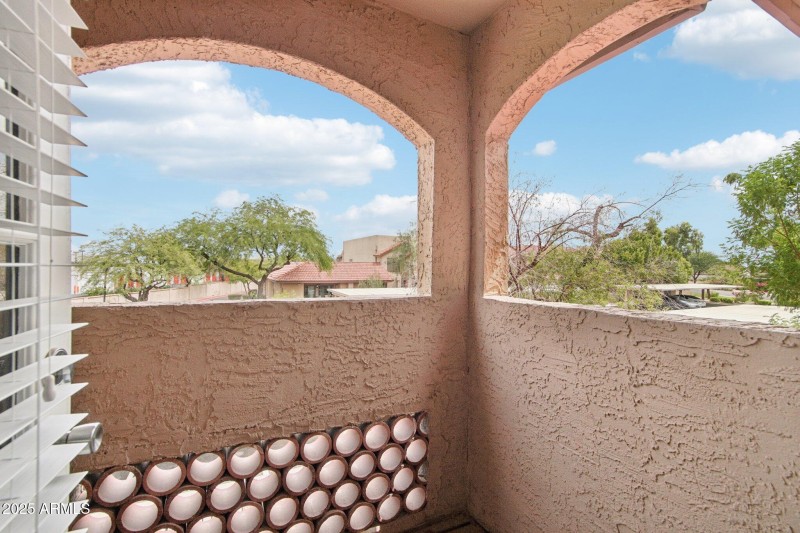 20-web-or-mls-E Belleview Pl-S0409-020