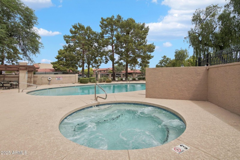 23-web-or-mls-E Belleview Pl-0409-903