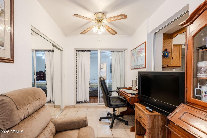 2nd Bonus Area for office with closet