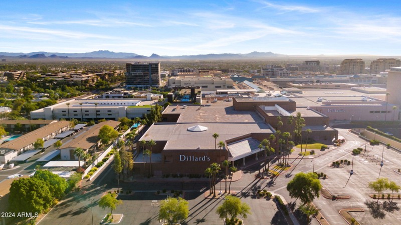 wal to the best shopping and dining