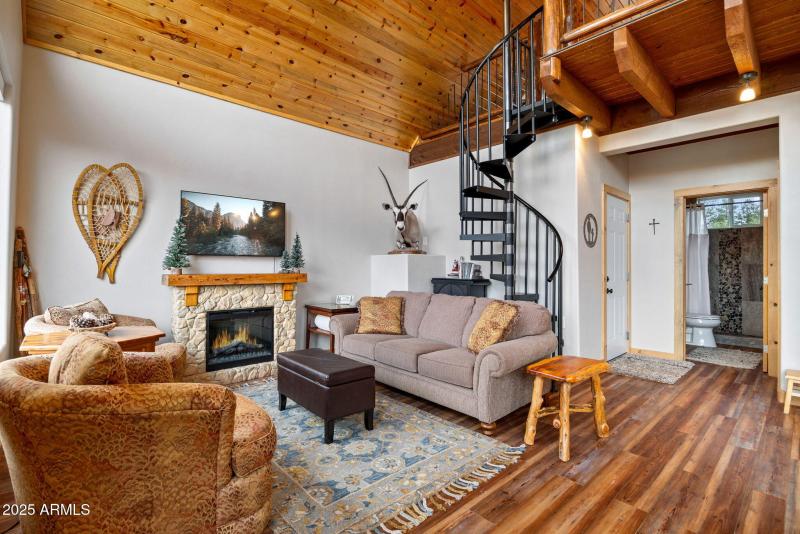 GREAT ROOM IN GUEST HOUSE