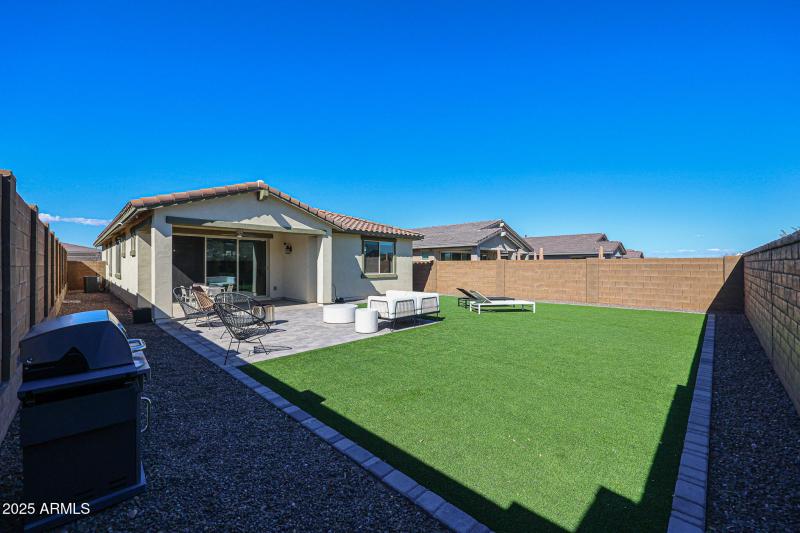 Artificial Turf for Easy Maintenance