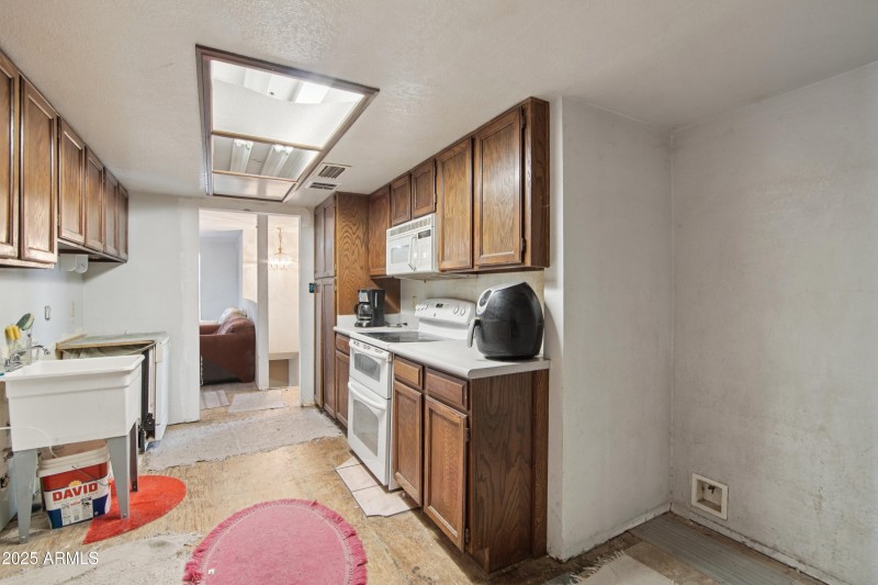 13-print-E Evergreen St-S0509-013