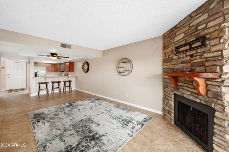 10-7910-E-Thomas-Unit-222-10