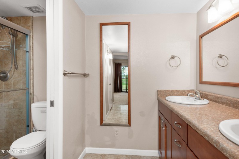 20-7910-E-Thomas-Unit-222-20