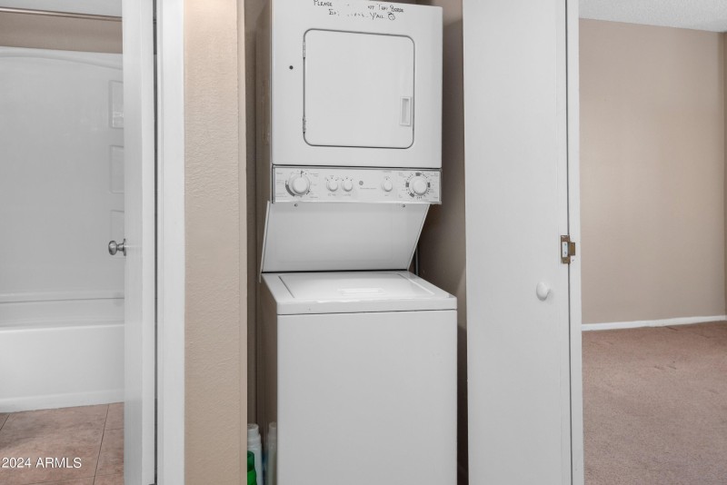 27-7910-E-Thomas-Unit-222-27