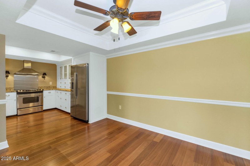 Kitchen & Dining Area