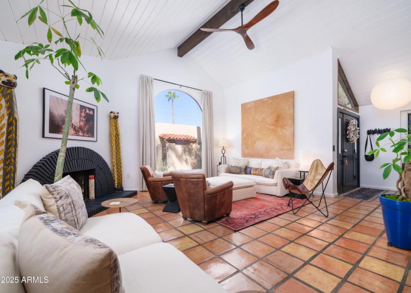 Listings_4540_N_44thSt_Unit21_Images-7